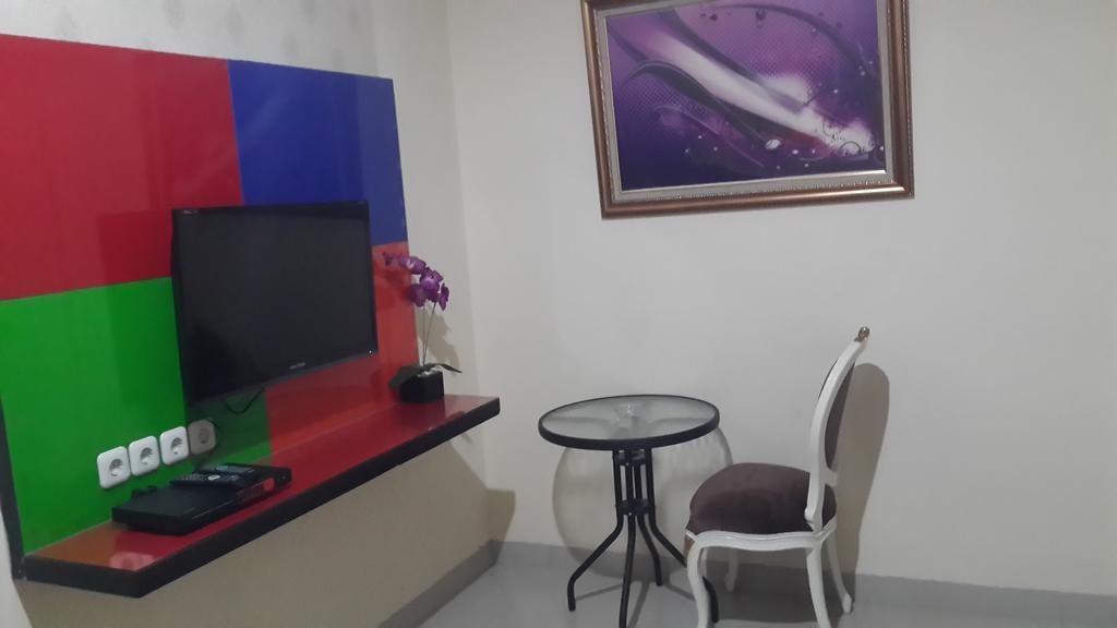 California Hotel Jakarta Room photo