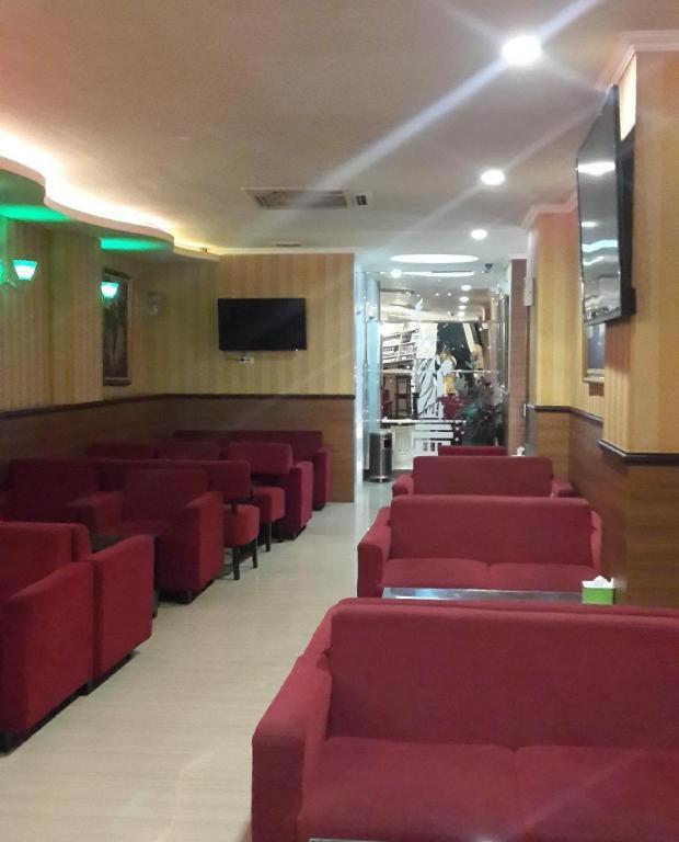 California Hotel Jakarta Exterior photo