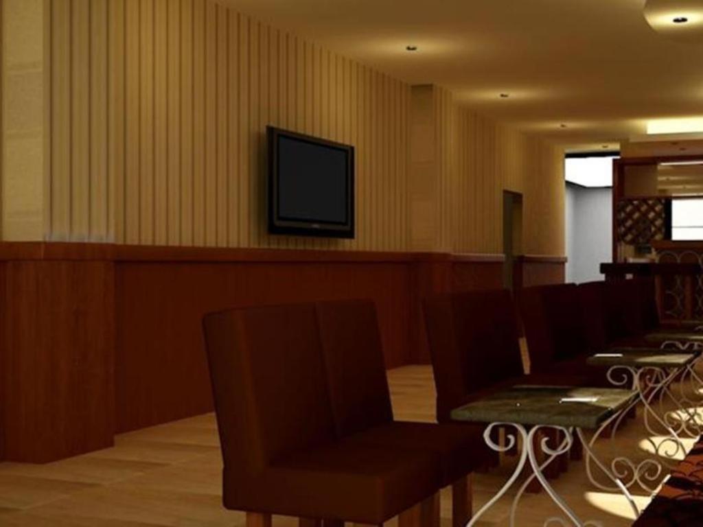 California Hotel Jakarta Exterior photo